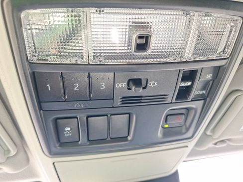 Used 2022 Toyota 4Runner SR5 Premium w/ Moonroof Package RWD image 28