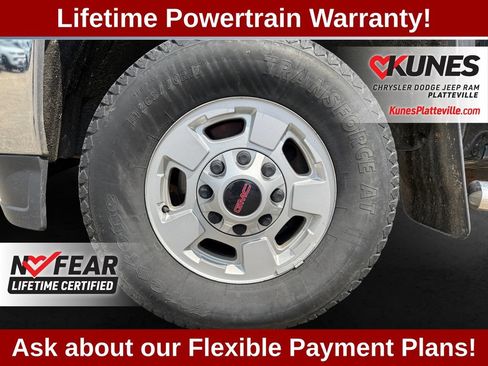 Used 2017 GMC Sierra 2500 SLE w/ Suspension Package, Off-Road AWD/4WD image 12