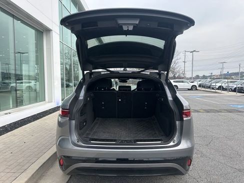 Used 2024 Jaguar F-PACE R-Dynamic S image 18