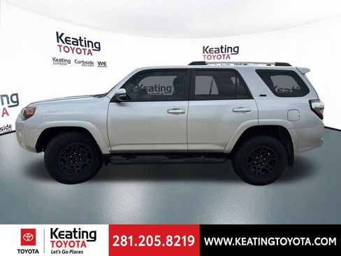 Used 2023 Toyota 4Runner SR5 Premium w/ Moonroof Package image 4