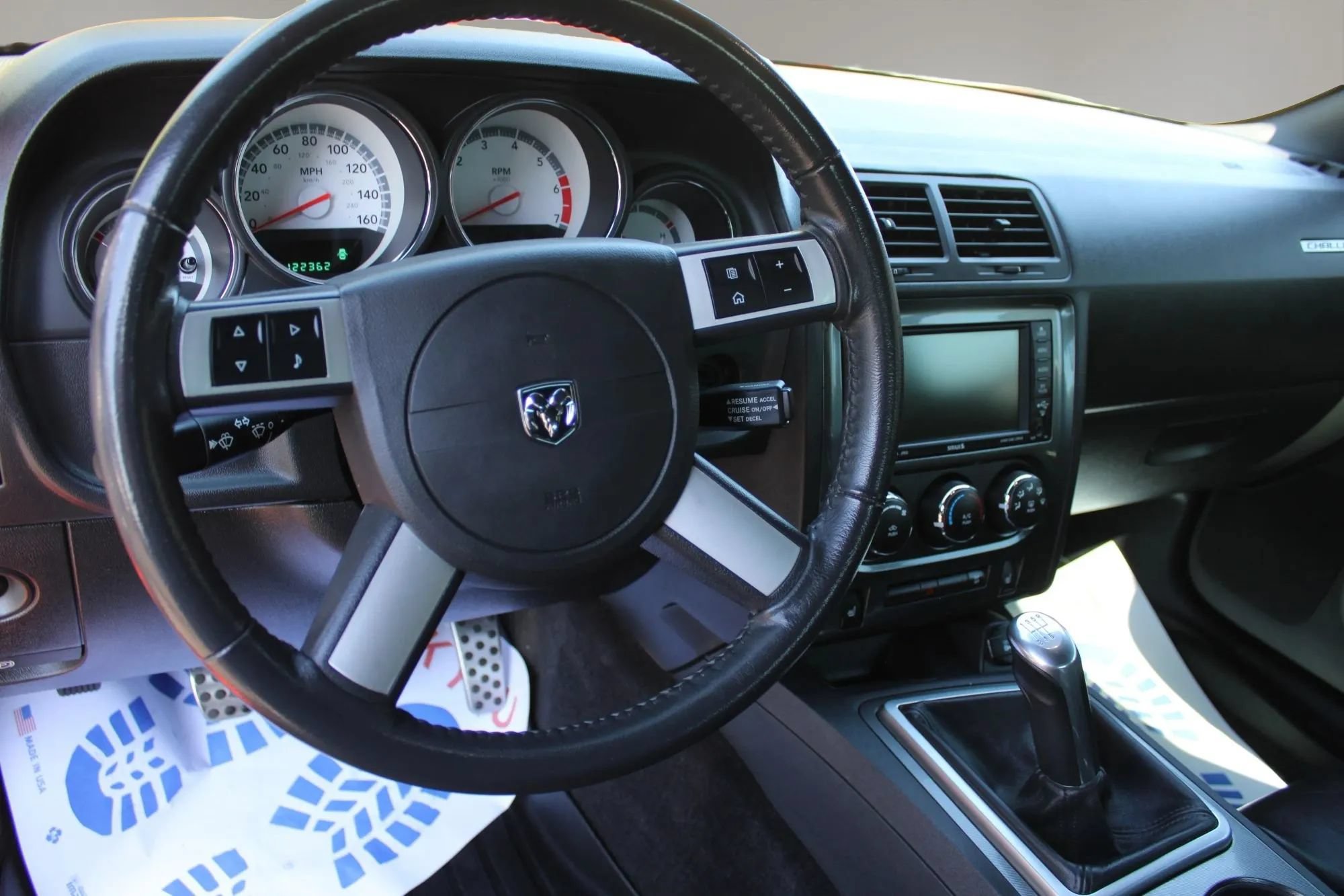 Used 2010 Dodge Challenger R/T RWD image 17
