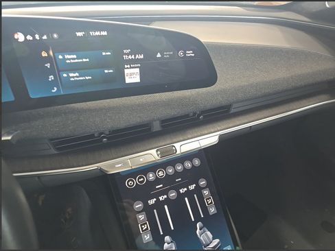 Used 2024 Lucid Air Pure RWD image 6