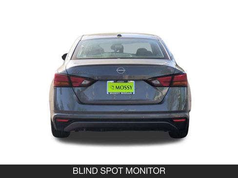 Used 2025 Nissan Altima 2.5 SV FWD image 8