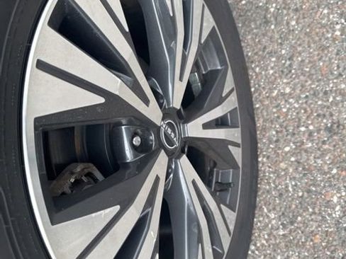 Used 2023 Nissan Rogue SV image 26