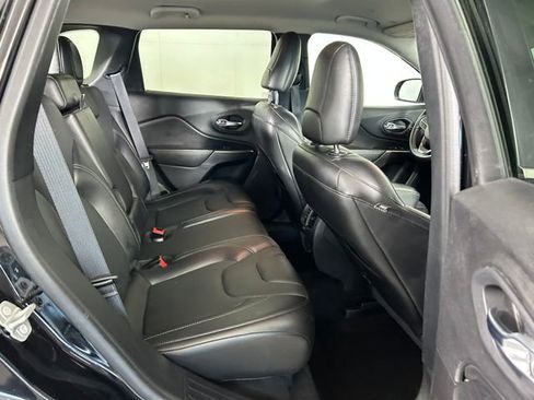 Used 2020 Jeep Cherokee Limited AWD/4WD image 28