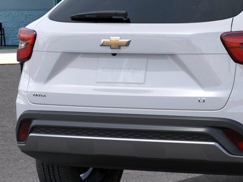 New 2026 Chevrolet Trax LT w/ Driver Confidence Package FWD image 14