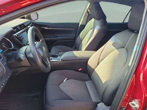 Used 2018 Toyota Camry LE FWD image 10