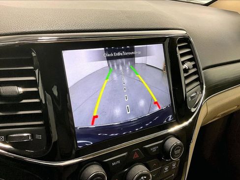 Used 2022 Jeep Grand Cherokee Limited image 30