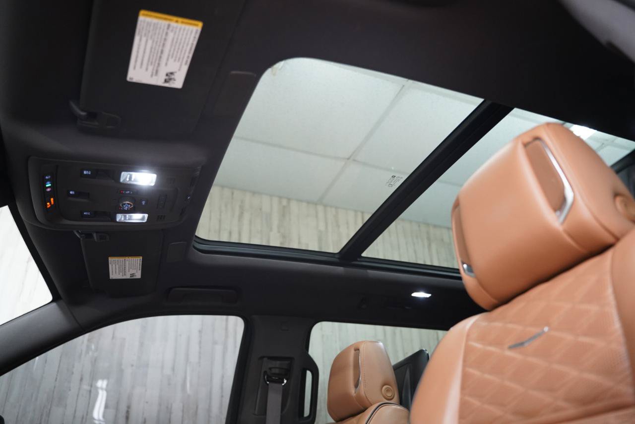 Used 2021 Cadillac Escalade ESV Premium Luxury AWD/4WD image 25