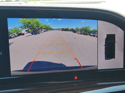 Used 2022 Cadillac Escalade Luxury AWD/4WD image 8