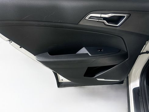 Used 2025 Kia Sportage LX FWD image 26
