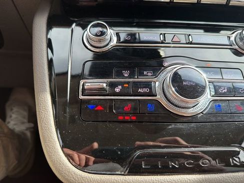 Used 2022 Lincoln Corsair AWD w/ Premium Package image 35