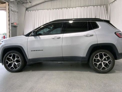 Used 2025 Jeep Compass Limited AWD/4WD image 26