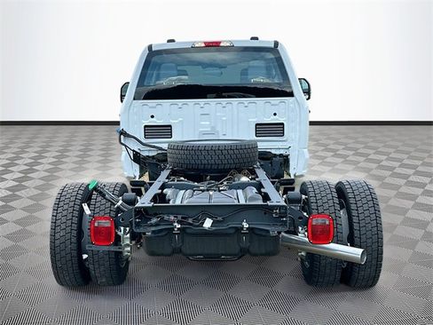 New 2025 Ford F550 4x4 Crew Cab image 5