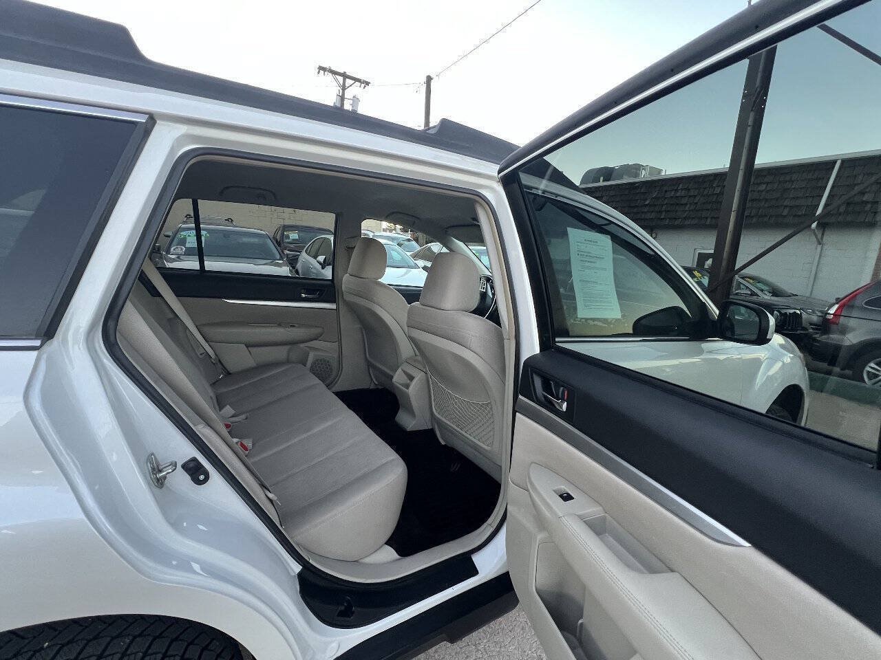 Used 2014 Subaru Outback 2.5i Premium AWD/4WD image 8
