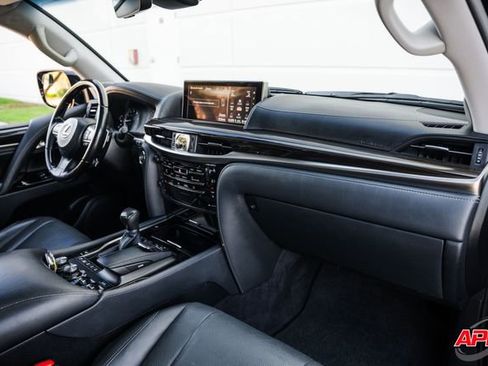 Used 2018 Lexus LX 570 4WD image 25
