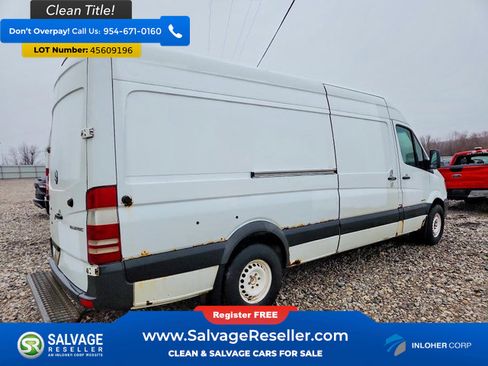 Used 2014 Mercedes-Benz Sprinter 2500 image 4