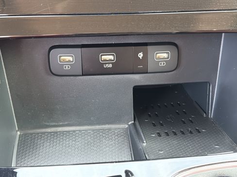 Used 2024 Kia Carnival SX FWD image 15