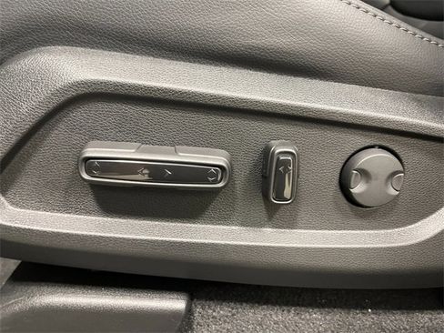 New 2025 Honda Pilot Touring image 8