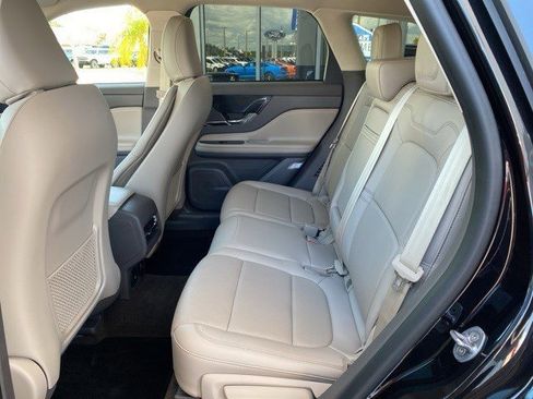 Used 2023 Lincoln Corsair Reserve image 11