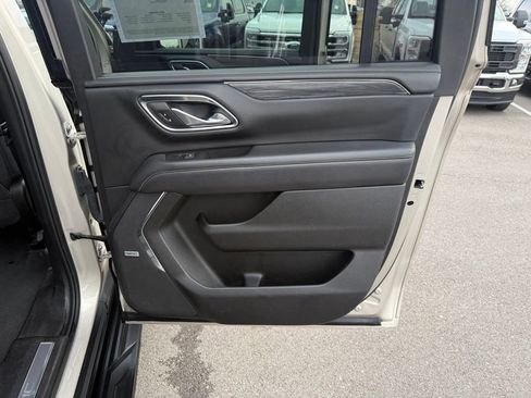 Used 2023 GMC Yukon XL SLT image 20