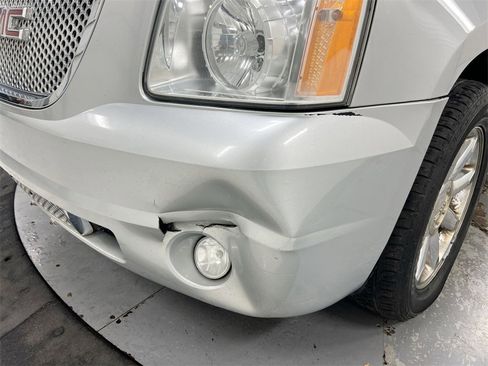 Used 2013 GMC Yukon XL Denali image 31