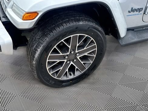 Used 2023 Jeep Wrangler Unlimited Sahara AWD/4WD image 34