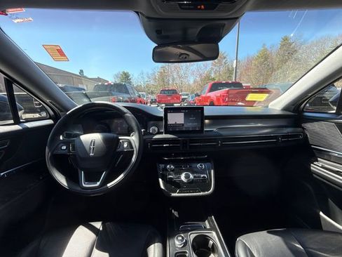 Used 2022 Lincoln Corsair AWD w/ Premium Package image 16