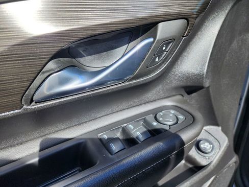 Used 2023 GMC Terrain SLE w/ Driver Convenience Package image 28