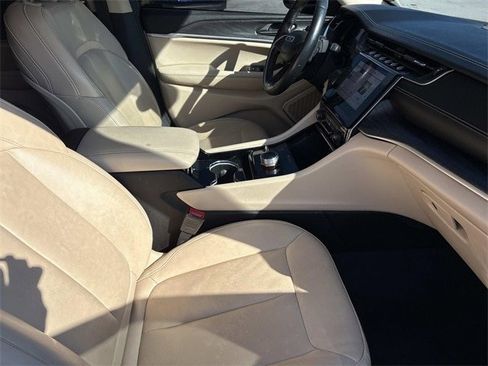 Used 2021 Jeep Grand Cherokee L Limited image 25