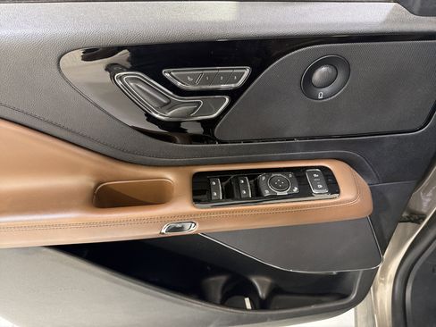 Used 2021 Lincoln Aviator Grand Touring w/ Elements Package Plus image 16