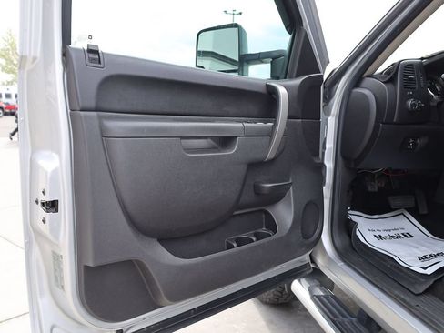Used 2011 Chevrolet Silverado 1500 LT w/ All-Star Edition AWD/4WD image 10