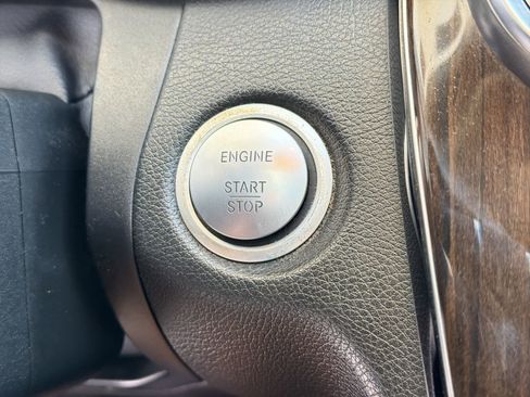 Used 2015 Mercedes-Benz C 300 4MATIC Sedan image 26