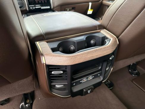 Used 2025 RAM 3500 Longhorn image 34