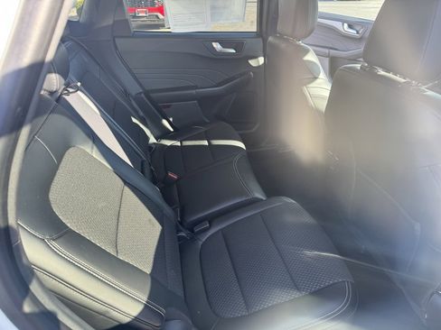 Used 2024 Ford Escape SE image 38