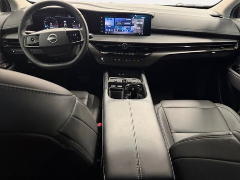 Used 2025 Nissan Murano SV AWD/4WD image 3
