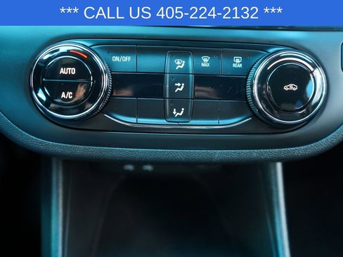 Used 2025 Buick Envista Preferred image 37