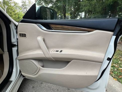 Used 2018 Maserati Ghibli S image 25