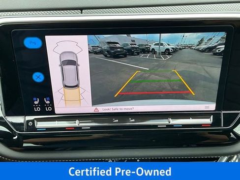 Certified 2024 Volkswagen Atlas Cross Sport SEL R-Line AWD/4WD image 27