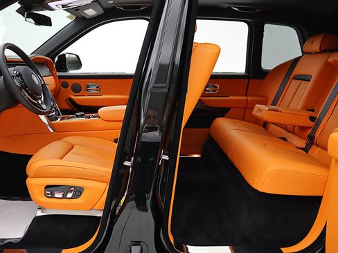Used 2022 Rolls-Royce Cullinan AWD/4WD image 41