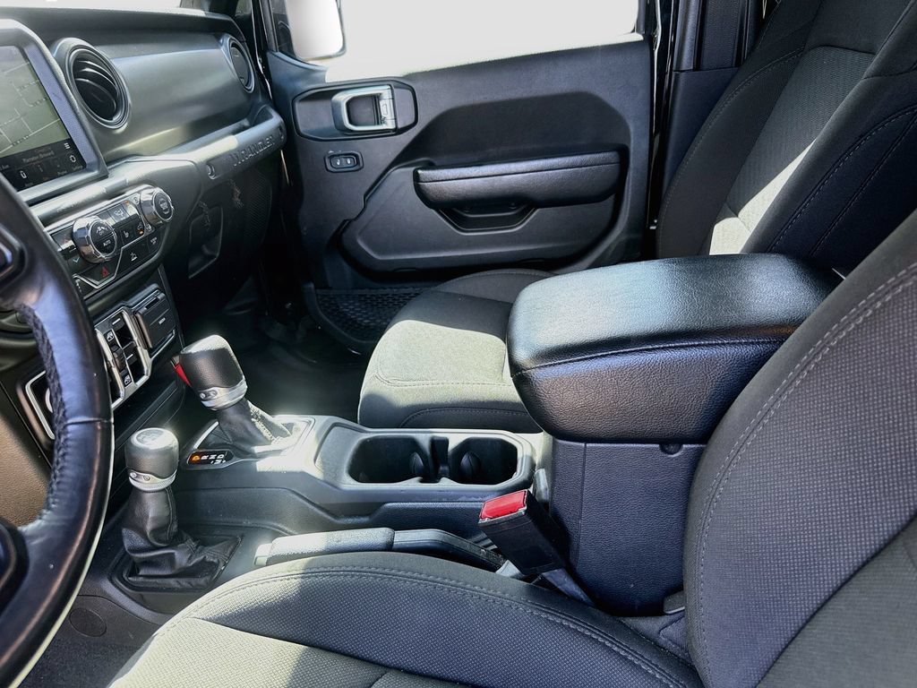 Certified 2022 Jeep Wrangler Unlimited Sport w/ Sun And Sound Package AWD/4WD image 26