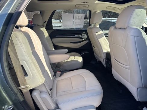 Used 2023 Buick Enclave Premium image 22