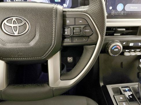 Used 2024 Toyota Tacoma TRD Sport AWD/4WD image 57