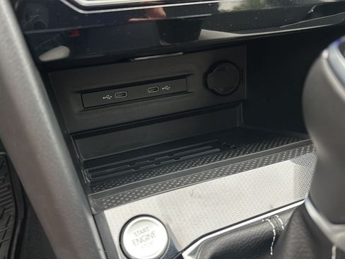 New 2026 Volkswagen Taos SE FWD image 27