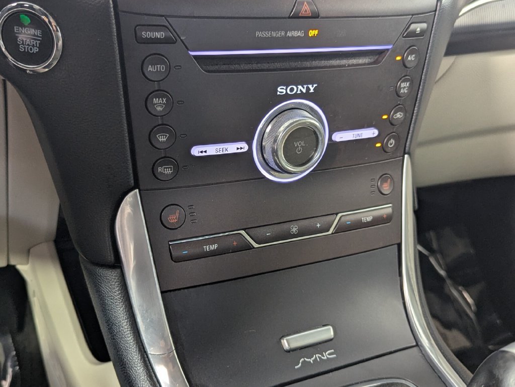 Used 2018 Ford Edge Titanium FWD image 22