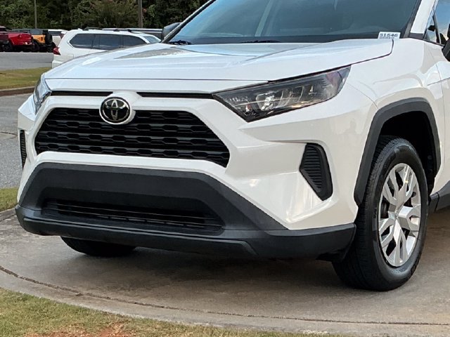 Used 2021 Toyota RAV4 LE FWD image 11