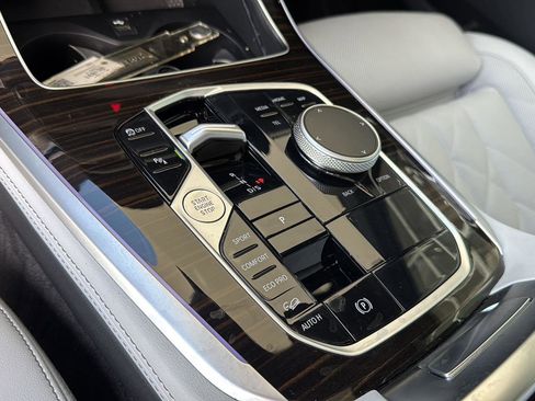 Used 2025 BMW X5 xDrive40i w/ Premium Package image 24