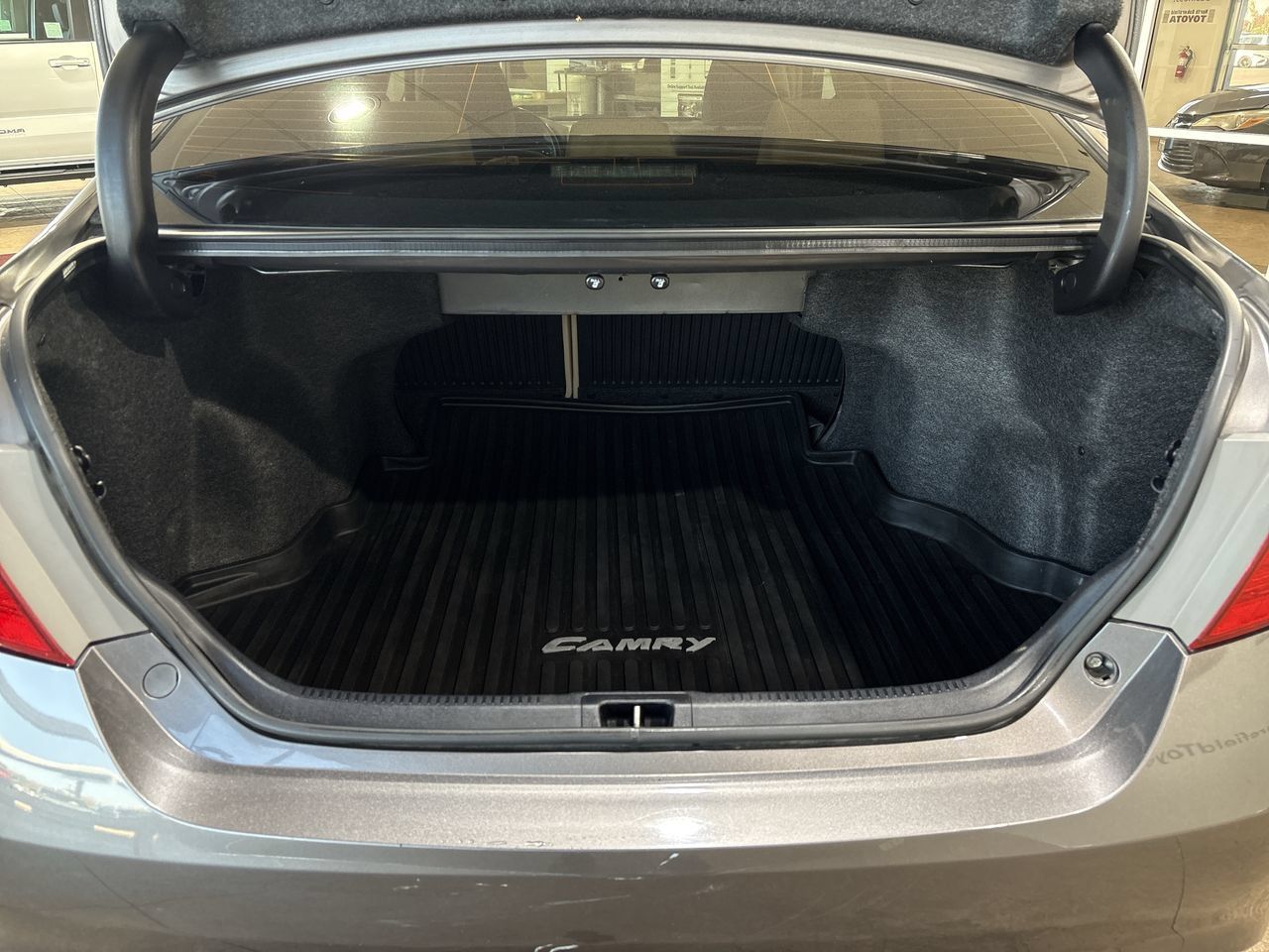 Used 2017 Toyota Camry LE FWD image 22