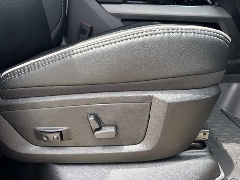 New 2026 RAM 2500 Laramie AWD/4WD image 12