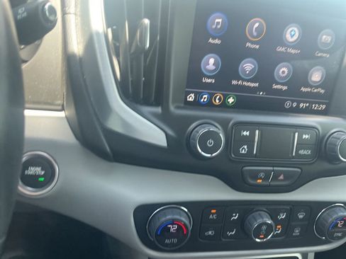 Used 2024 GMC Terrain SLT w/ Tech Package FWD image 14